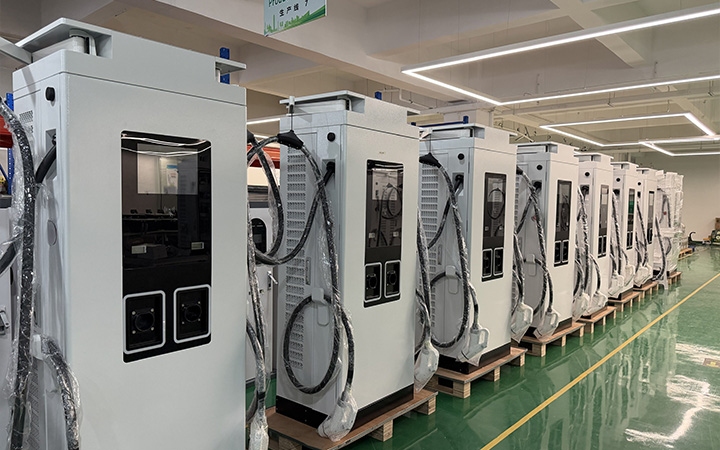Mass-produced DC EV charging piles on factory production line